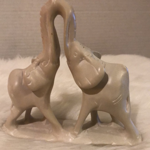 Elephant Figurines/Set of 2 - Picture 5 of 12